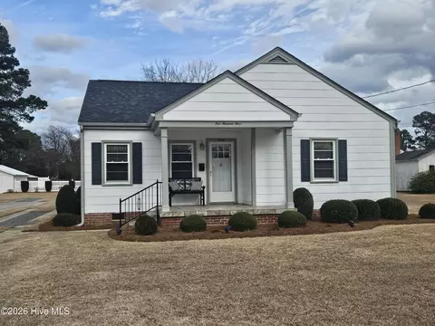 504 Stewart Ave, Clinton, NC 28328