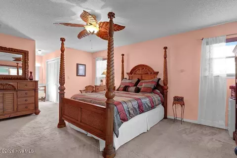 Bedroom - 108 Bay Tree Cir, Hampstead, NC 28443 photo 4 of 6