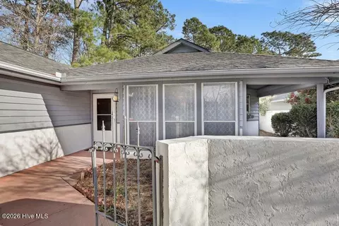 Exterior - 108 Bay Tree Cir, Hampstead, NC 28443 photo 5 of 11