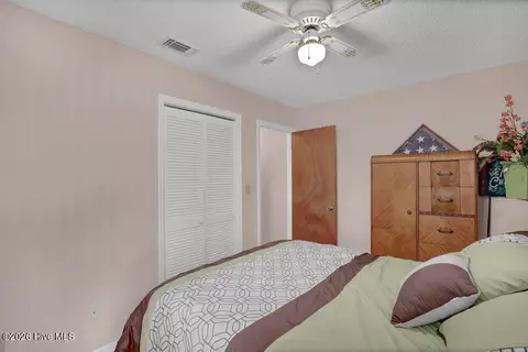 Bedroom - 108 Bay Tree Cir, Hampstead, NC 28443 photo 6 of 6
