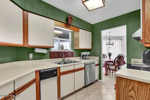 Kitchen - 108 Bay Tree Cir, Hampstead, NC 28443 photo 3 of 3