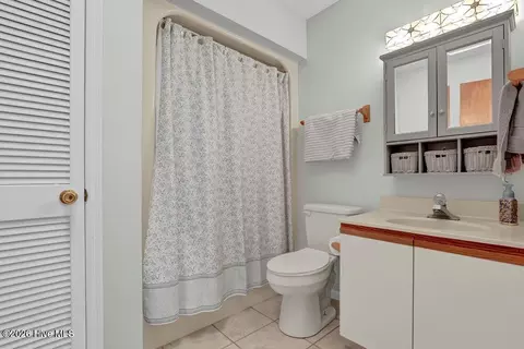 Bath - 108 Bay Tree Cir, Hampstead, NC 28443 photo 2 of 2