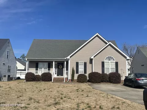 1221 Quarterpath Dr, Winterville, NC 28590