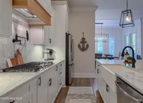Kitchen - 53 Ballast Point Rd, Hampstead, NC 28443 photo 5 of 16