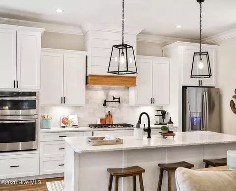 Kitchen - 53 Ballast Point Rd, Hampstead, NC 28443 photo 3 of 16
