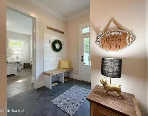 Entry Way - 53 Ballast Point Rd, Hampstead, NC 28443 photo 4 of 16