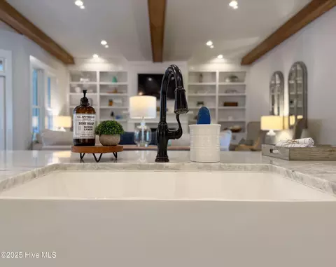 Kitchen - 53 Ballast Point Rd, Hampstead, NC 28443 photo 16 of 16