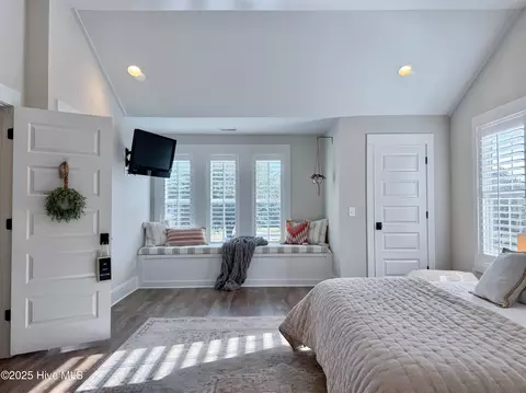 Bedroom - 53 Ballast Point Rd, Hampstead, NC 28443 photo 9 of 20