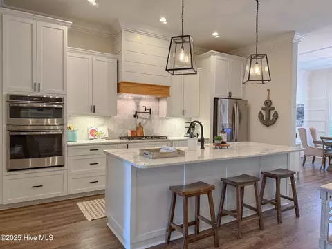 Kitchen - 53 Ballast Point Rd, Hampstead, NC 28443 photo 13 of 16