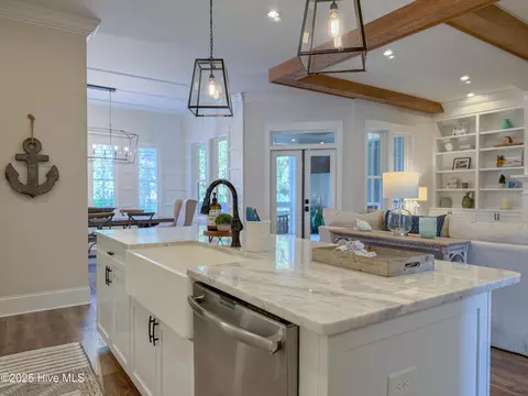 Kitchen - 53 Ballast Point Rd, Hampstead, NC 28443 photo 6 of 16