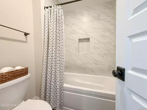 Bath - 53 Ballast Point Rd, Hampstead, NC 28443 photo 17 of 18