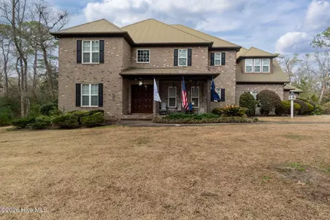217 Steep Hill Dr, Swansboro, NC 28584