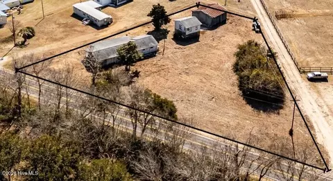 176 Swan Point Rd, Sneads Ferry, NC 28460