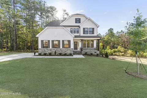 390 Glade Dr, Aberdeen, NC 28315