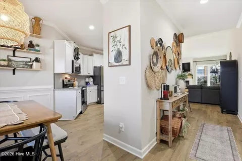 Entry Way - 110 Oak St, Pine Level, NC 27568 photo 1 of 2
