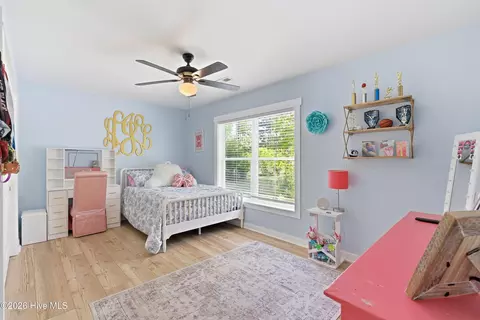 Bedroom - 218 Olde Point Loop, Hampstead, NC 28443 photo 2 of 7