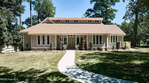 4502 Saint Andrews Dr N, Wilson, NC 27896