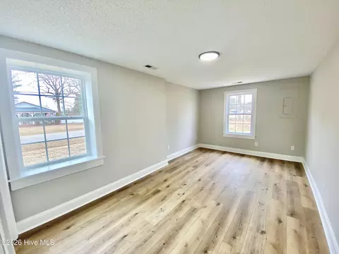 414 W Main St, Micro, NC 27555 photo 12