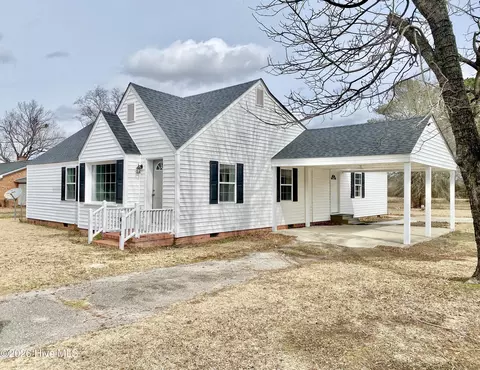 414 W Main St, Micro, NC 27555 photo 2
