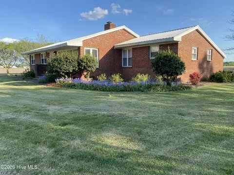 911 Cunningham Rd, Kinston, NC 28501