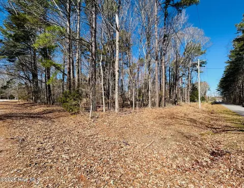 2930 Comanche Trl, Hertford, NC 27944