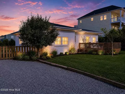 6910 12th Ave, North Topsail Beach, NC 28460