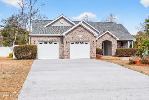 9116 Oak Ridge Plantation Dr SW, Calabash, NC 28467