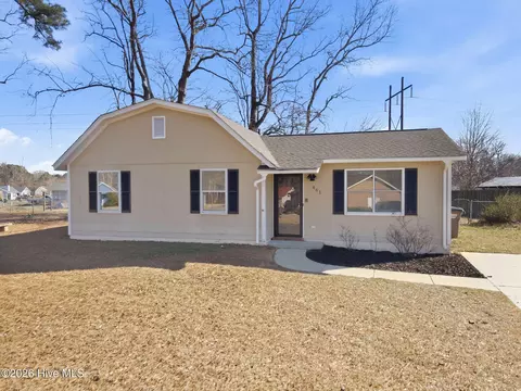 461 Hunting Green Dr, Jacksonville, NC 28546