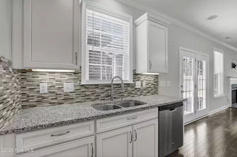 Kitchen - 85 Waldorf Way, Hampstead, NC 28443 photo 3 of 6