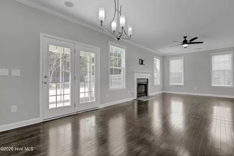 Living - 85 Waldorf Way, Hampstead, NC 28443 photo 2 of 3