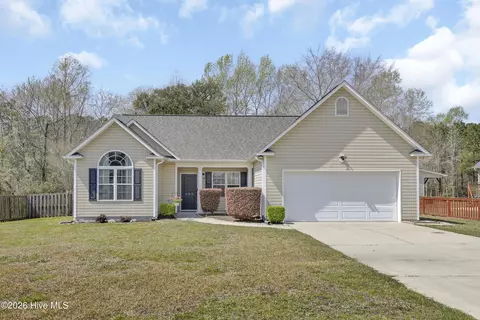 203 Everett Yopp Dr, Sneads Ferry, NC 28460