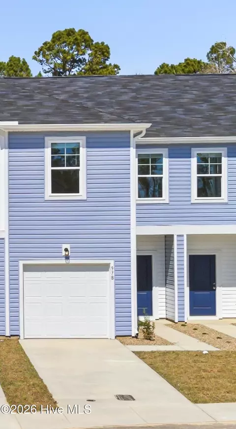 602 Sandy Hollow Dr, Jacksonville, NC 28540