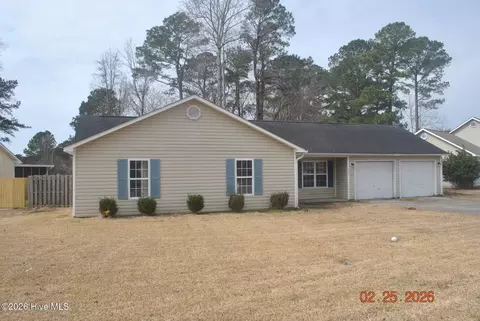 207 Chaparral Trl, Jacksonville, NC 28546