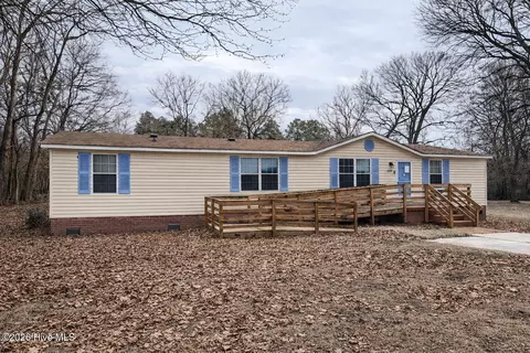 559 Halls Creek Rd, New Bern, NC 28560