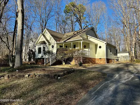 102 Twisted Ct, Hillsborough, NC 27278