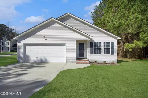 142 Constitution Ave, Jacksonville, NC 28540