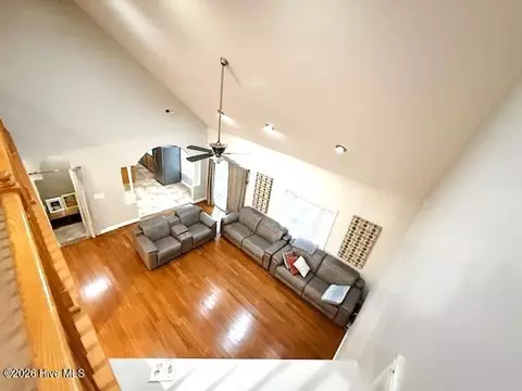 Entry Way - 1046 Mockingbird Rd, Williamston, NC 27892 photo 5 of 8