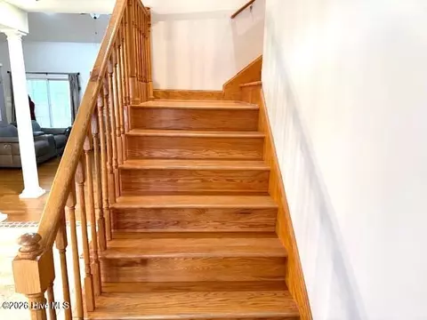 Entry Way - 1046 Mockingbird Rd, Williamston, NC 27892 photo 2 of 8