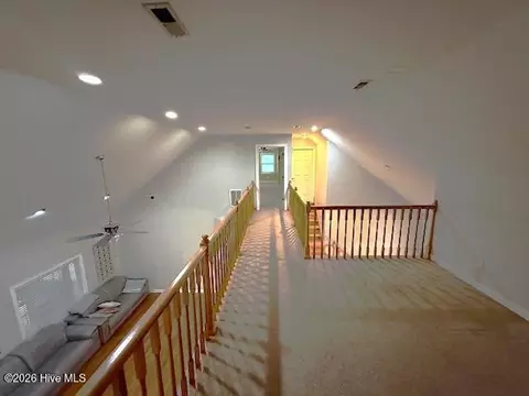 Entry Way - 1046 Mockingbird Rd, Williamston, NC 27892 photo 4 of 8