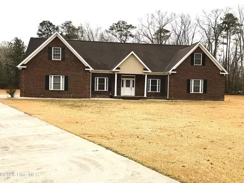 1046 Mockingbird Rd, Williamston, NC 27892