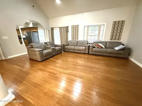 Living - 1046 Mockingbird Rd, Williamston, NC 27892 photo 1 of 5