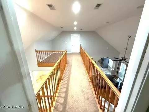 Entry Way - 1046 Mockingbird Rd, Williamston, NC 27892 photo 7 of 8
