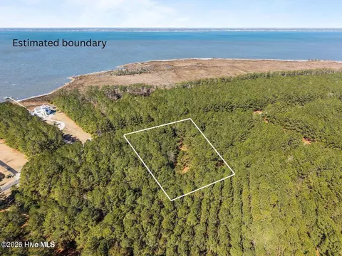 116 Garbacon Dr, Beaufort, NC 28516