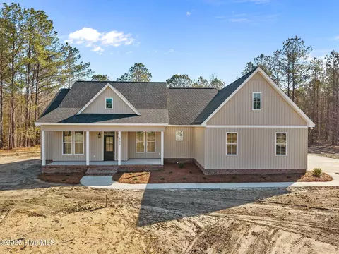 456 Eagle Trace Dr, Blounts Creek, NC 27814