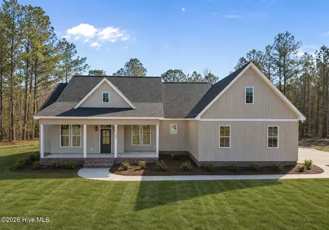 456 Eagle Trace Dr, Blounts Creek, NC 27814