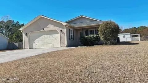 128 Daphne Dr, Hubert, NC 28539