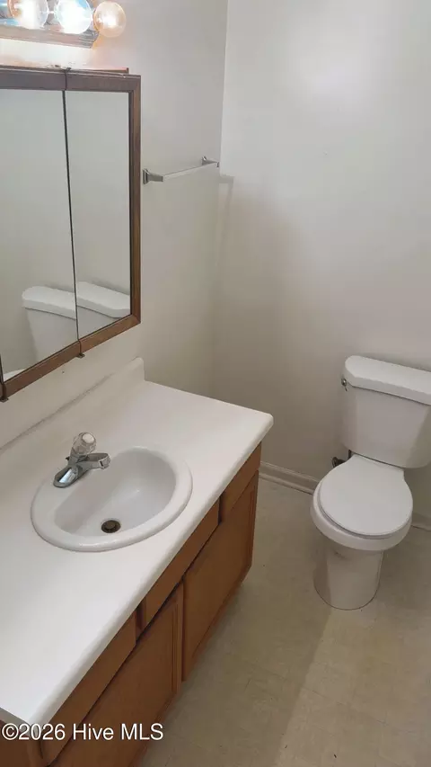 Bath - 128 Daphne Dr, Hubert, NC 28539 photo 2 of 3