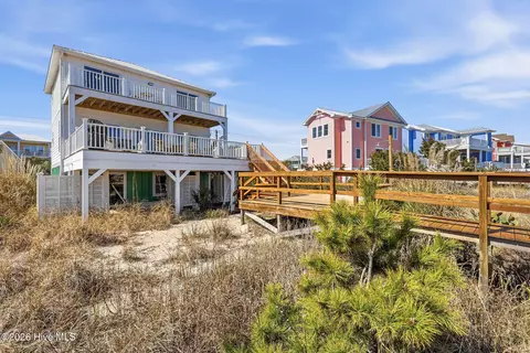 813 Fort Fisher Blvd S, Kure Beach, NC 28449