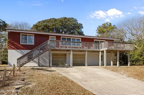 103 Yaupon Rd, Pine Knoll Shores, NC 28512