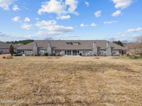 Exterior - 502 Castle Bay Dr # B, Hampstead, NC 28443 photo 5 of 5